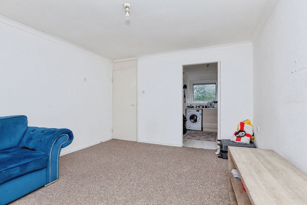 Property photo 3 of 7 Pbox-Img.Jpg