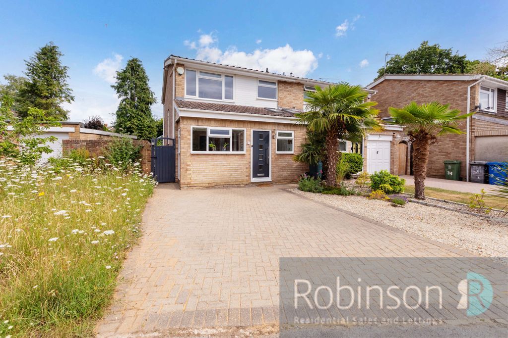 Property photo 1 of 16 38 Lambourne Drive-7