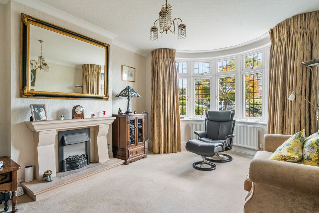 Property photo 3 of 15 Sitting Room