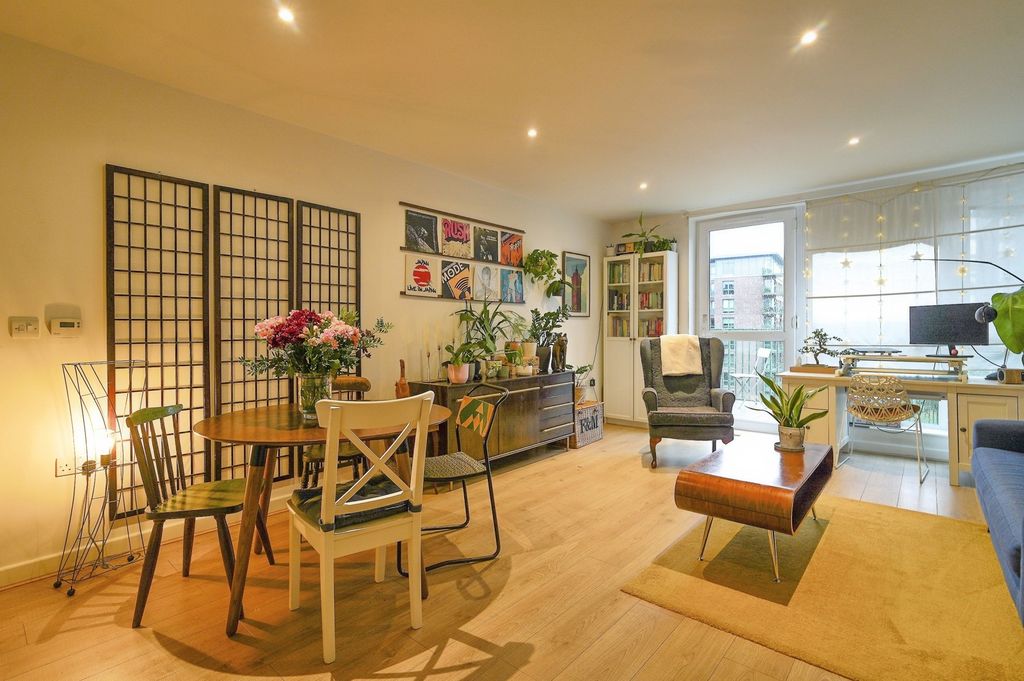 Property photo 2 of 14 Photo