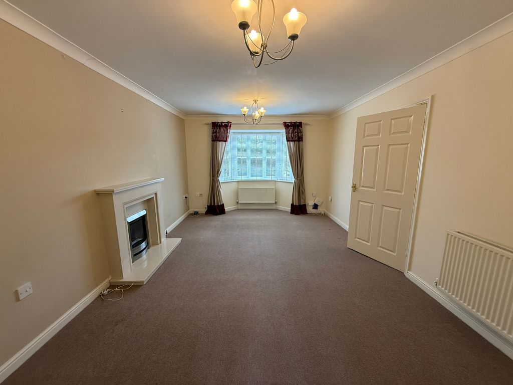 Property photo 2 of 17 Living Room