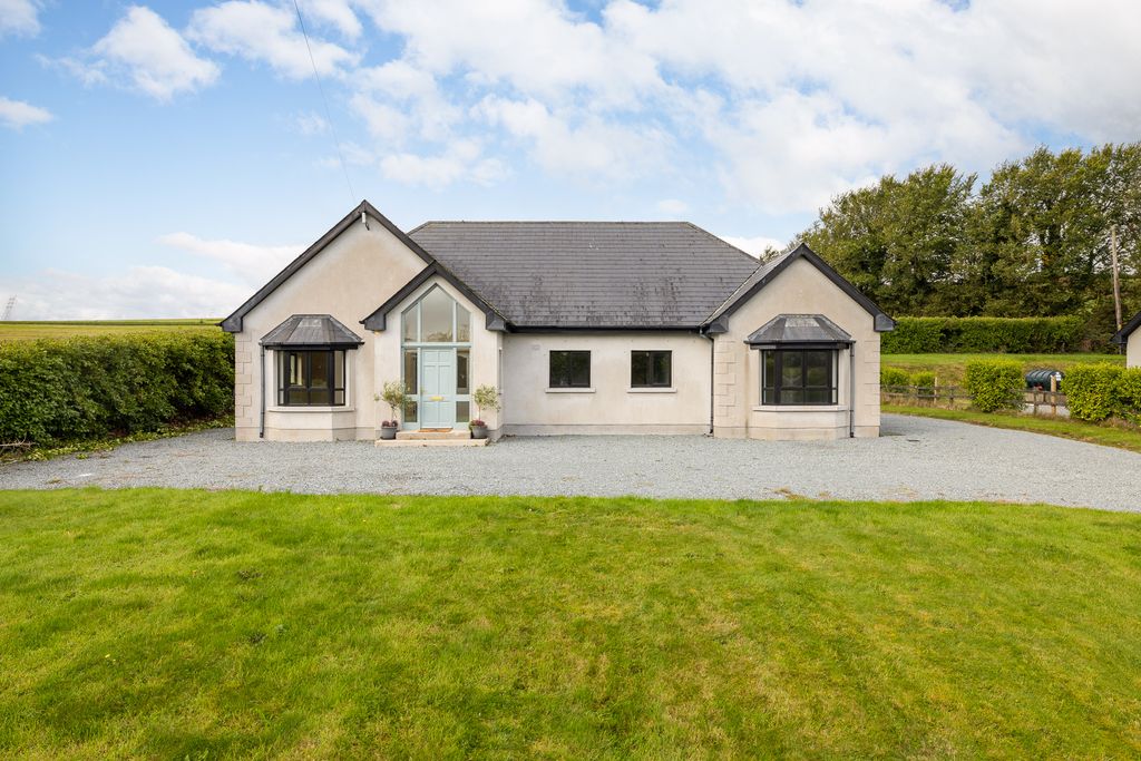 Property photo 1 of 26