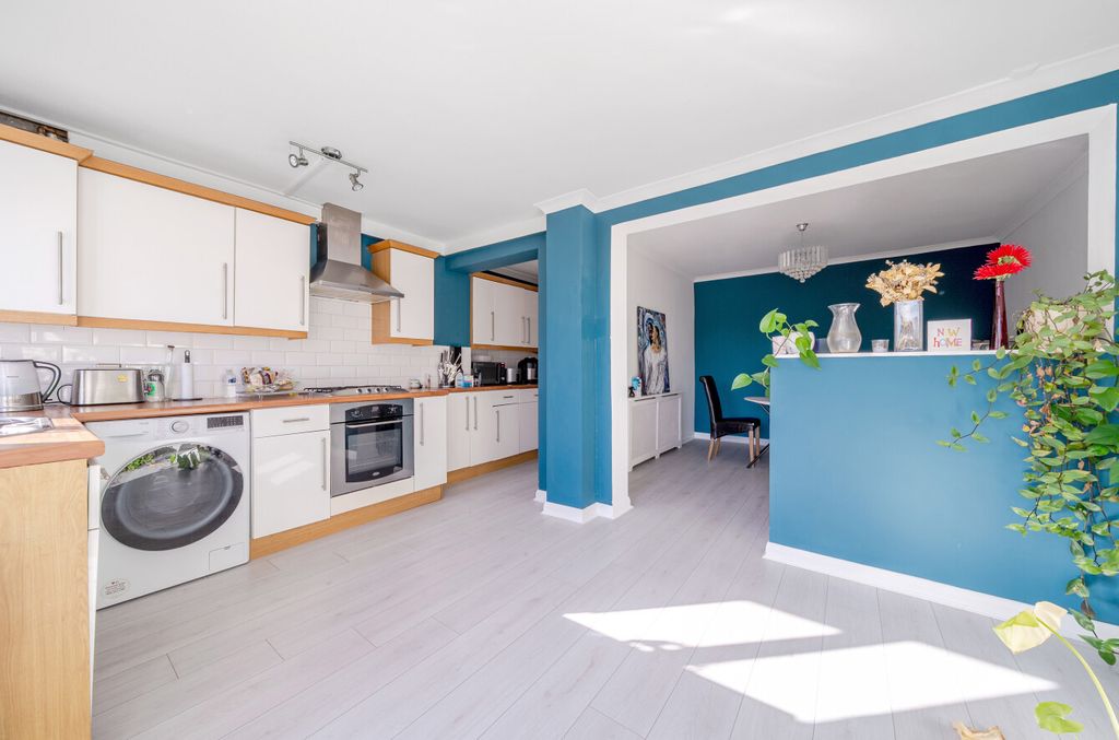 Property photo 3 of 21 1356384-9-68c9253...