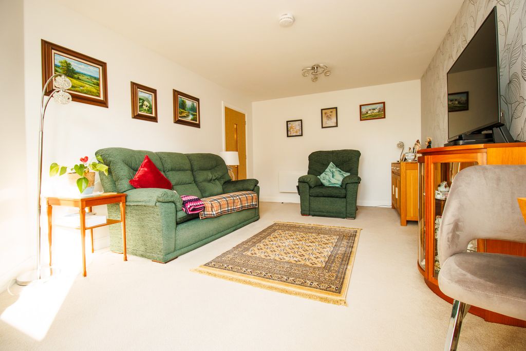 Property photo 3 of 15