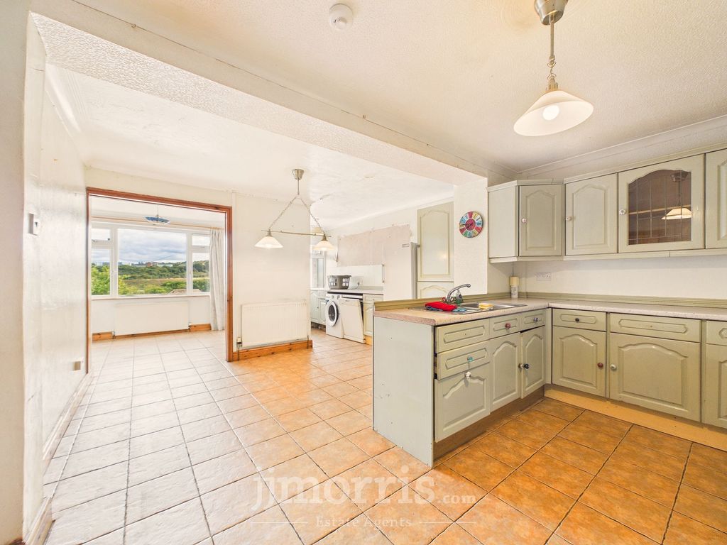 Property photo 3 of 26