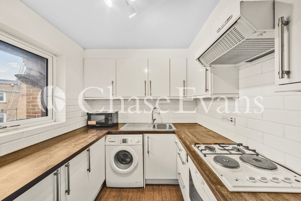 Property photo 2 of 14 Kitchen