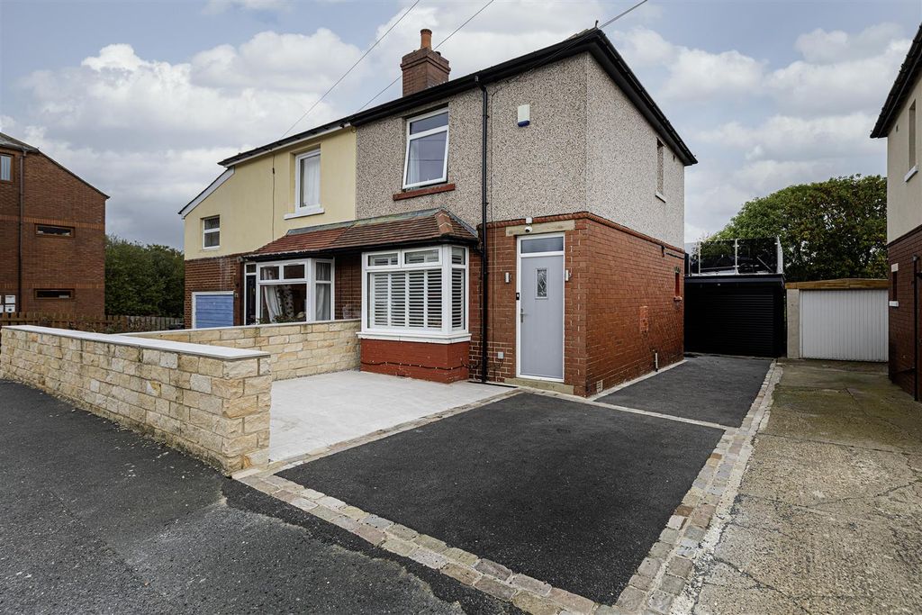 Property photo 1 of 35