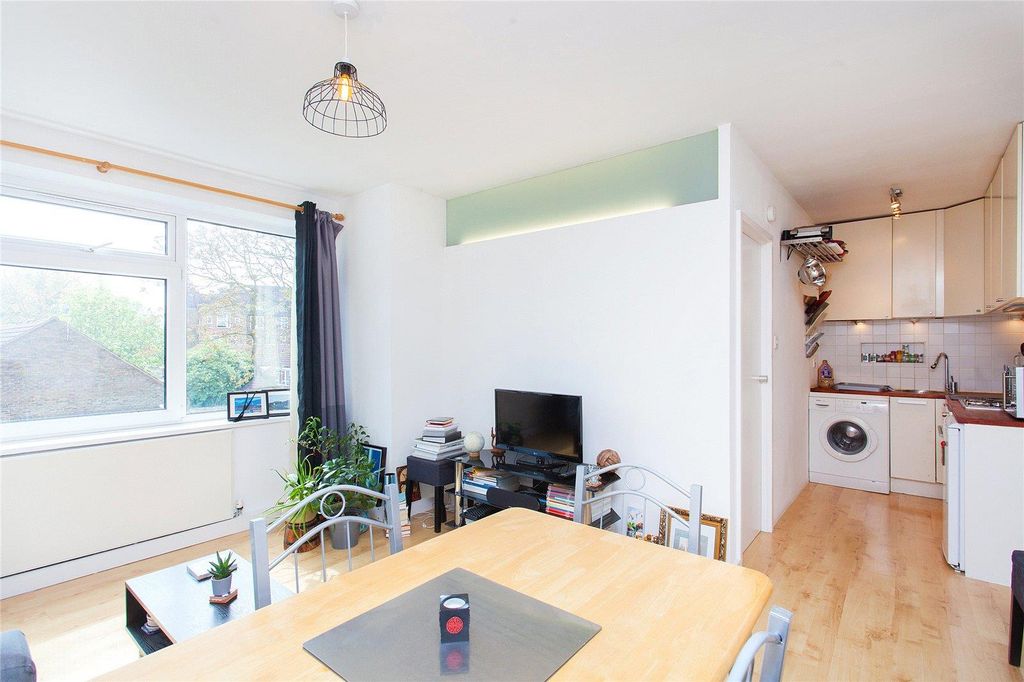 Property photo 3 of 7
