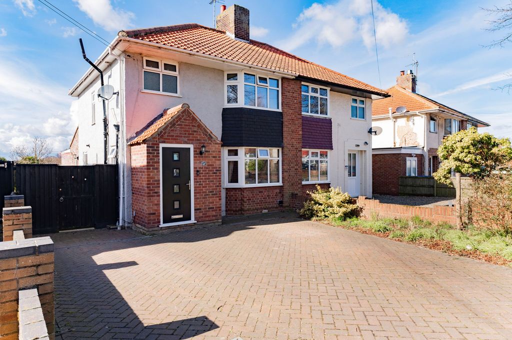 Property photo 3 of 26