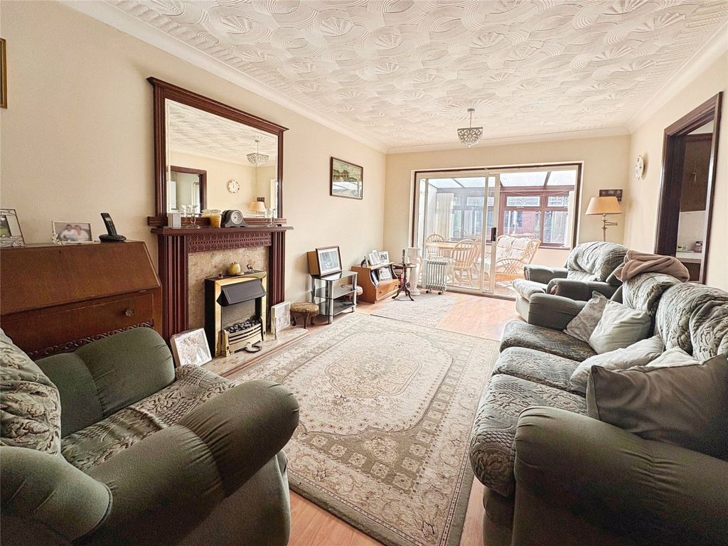 Property photo 3 of 13 Picture No. 02