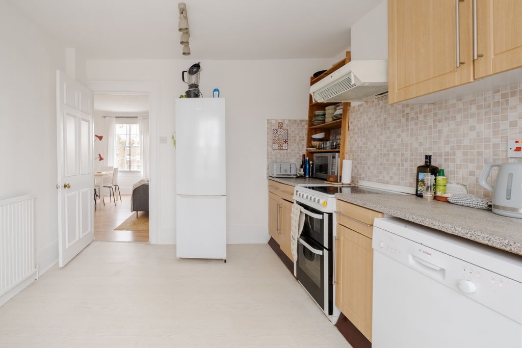 Property photo 3 of 16 Canonbury Square