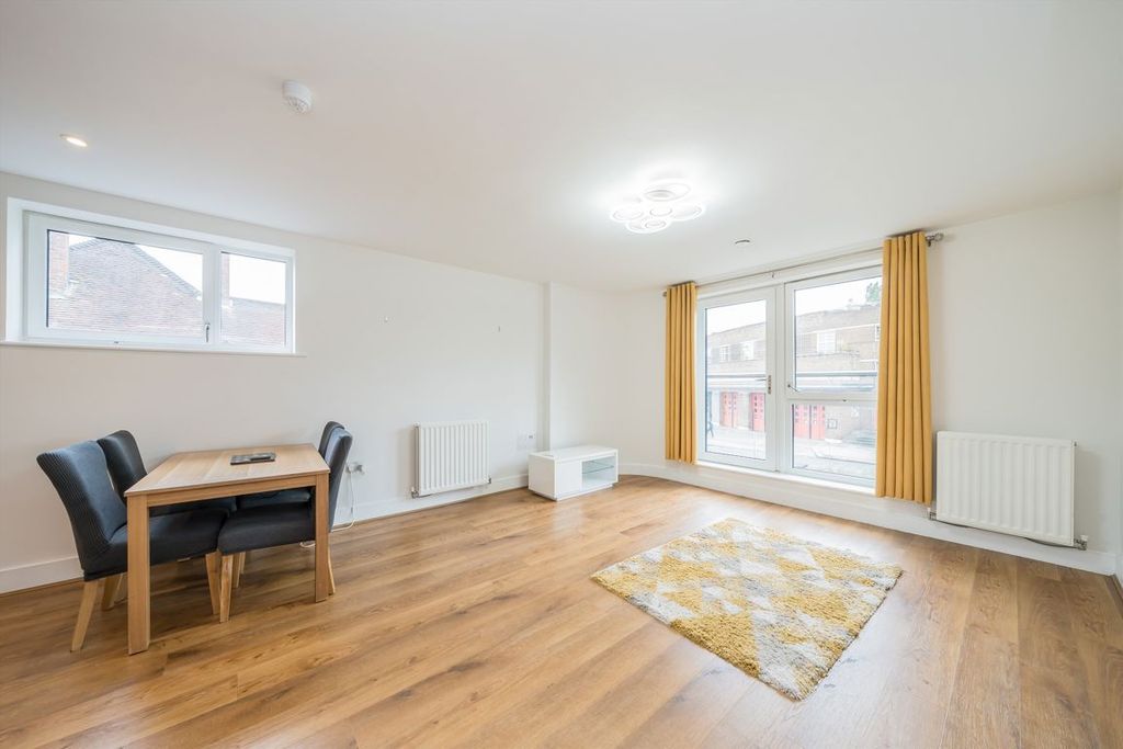 Property photo 2 of 7