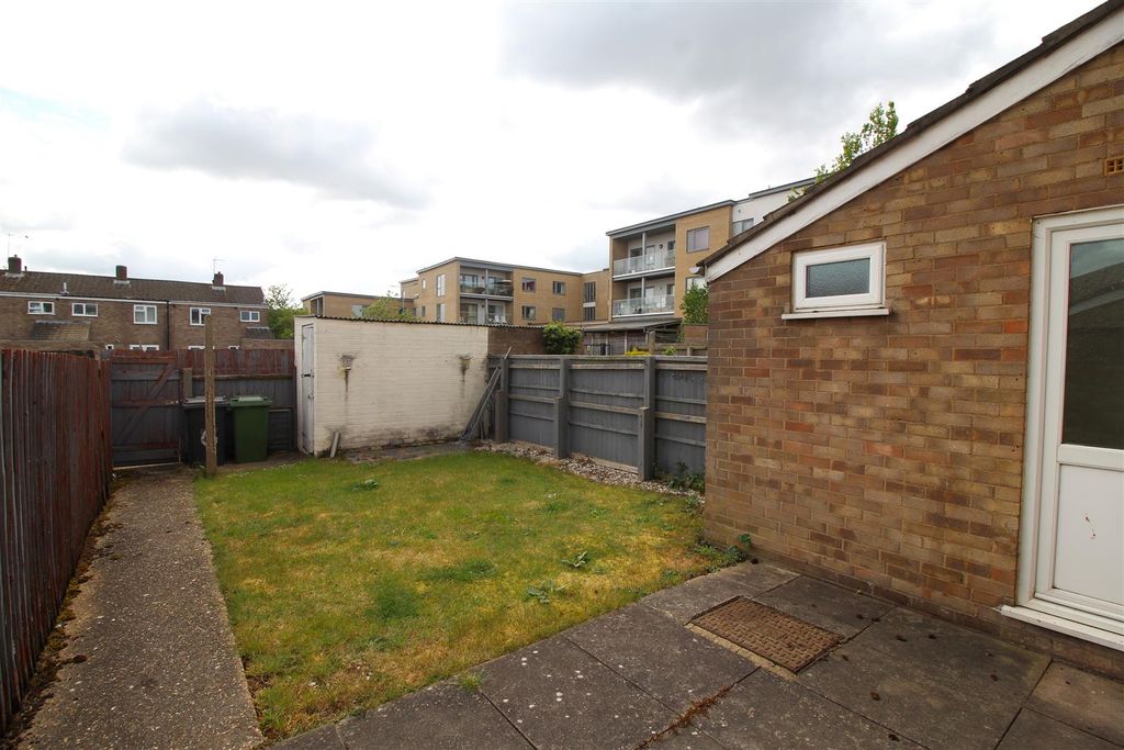Property photo 3 of 11 Garden 1 .Jpg