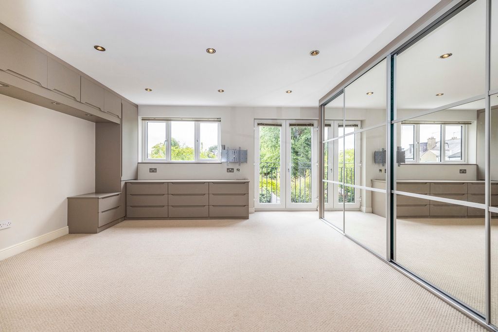 Property photo 3 of 20 Pbox-Img.Jpg