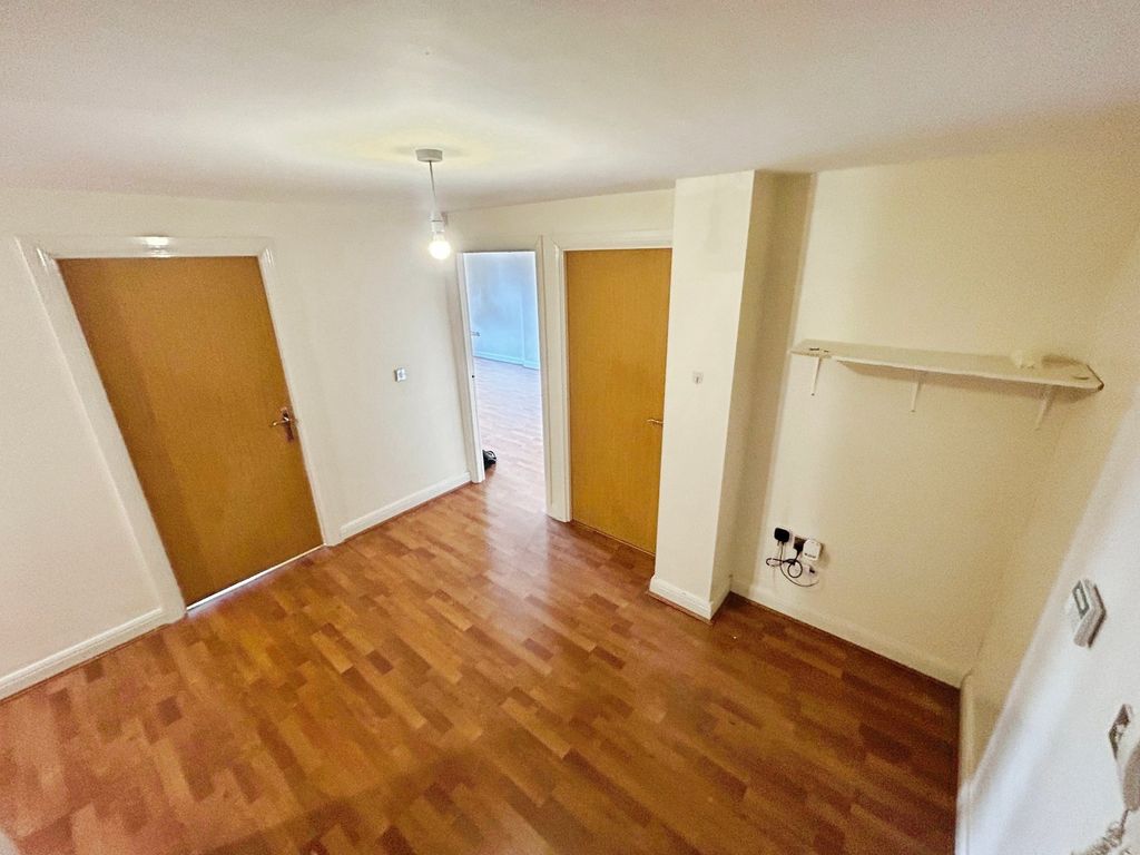 Property photo 2 of 16 Internal