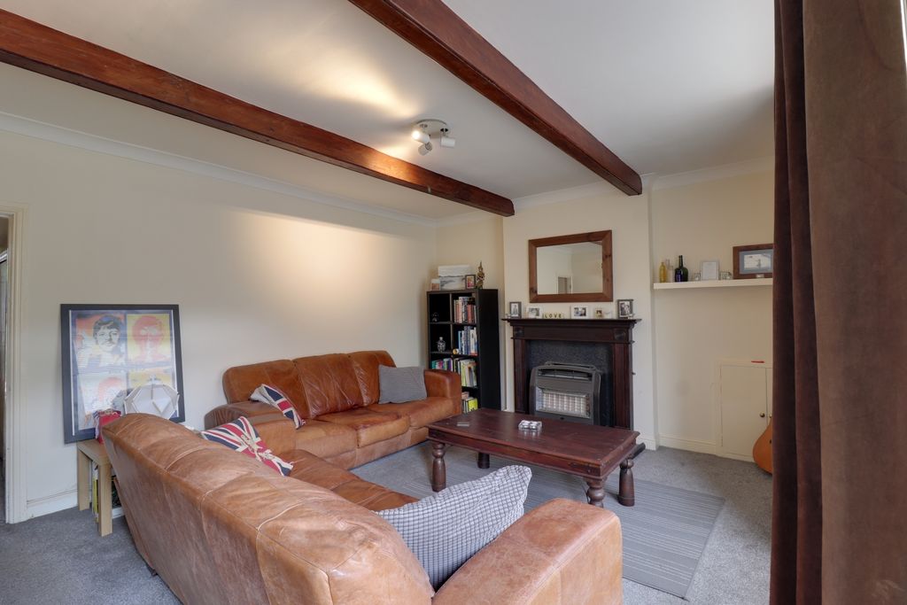 Property photo 3 of 13 Lounge 1
