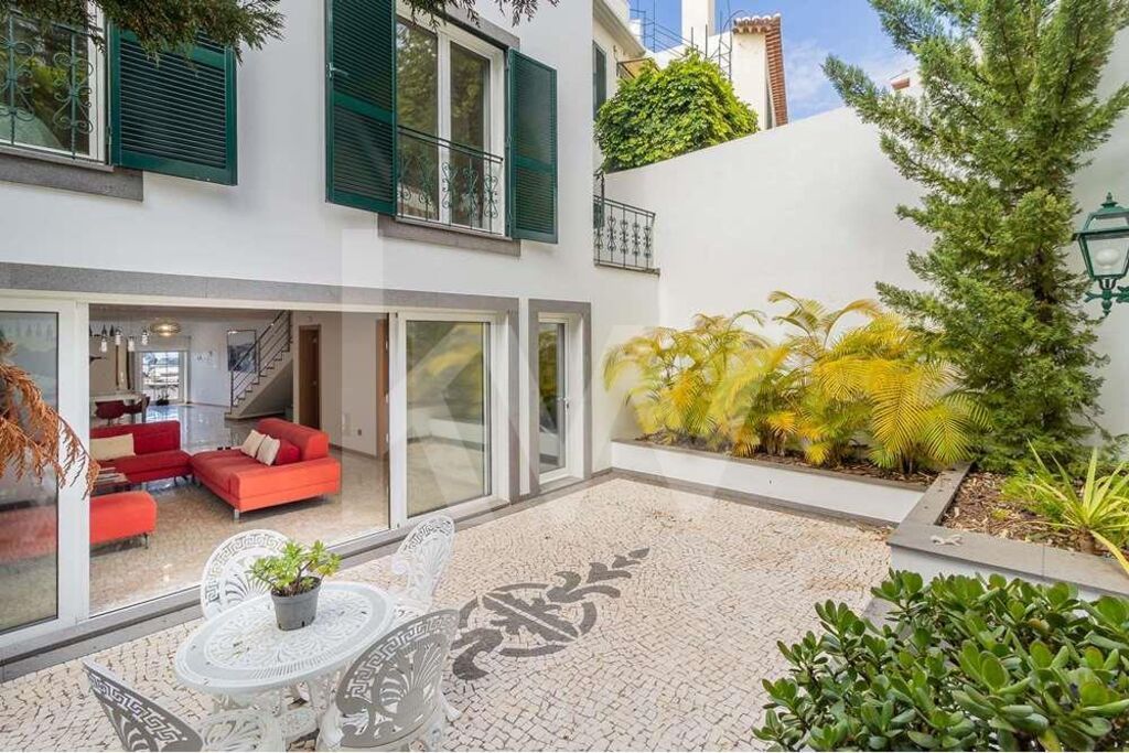 Property photo 3 of 33