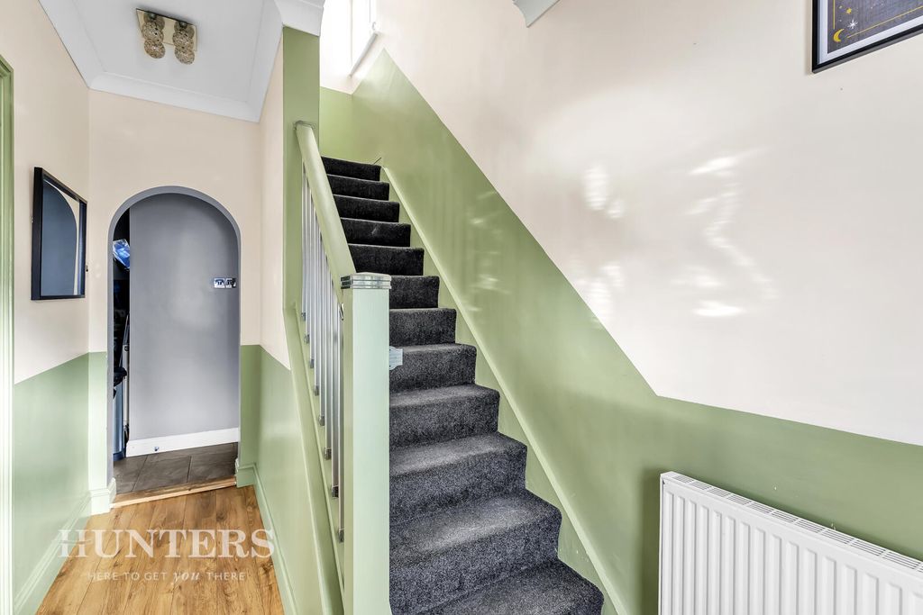 Property photo 3 of 21 Hallway