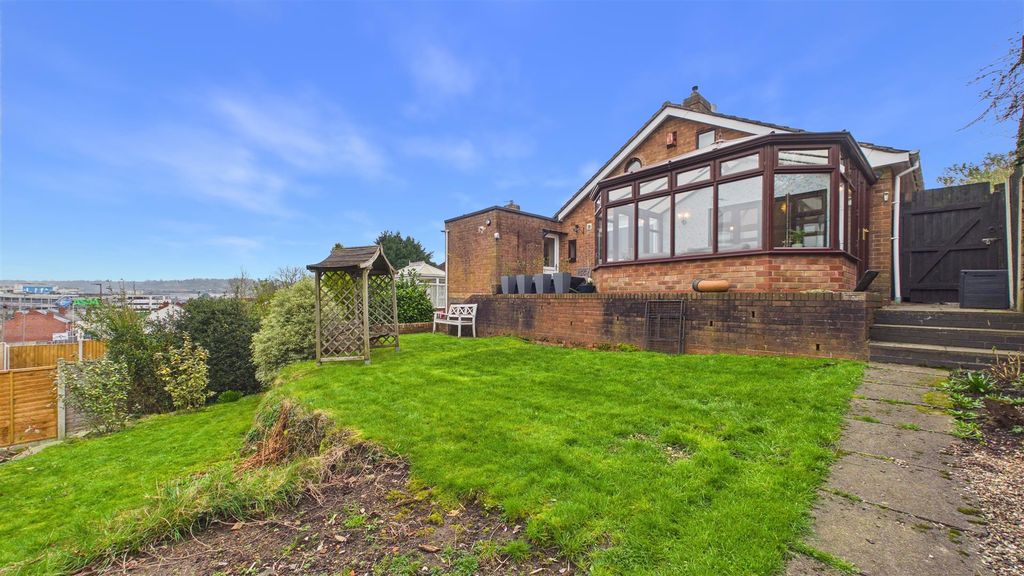 Property photo 2 of 24 Cam05101G0-Pr0137-Still011.Jpg