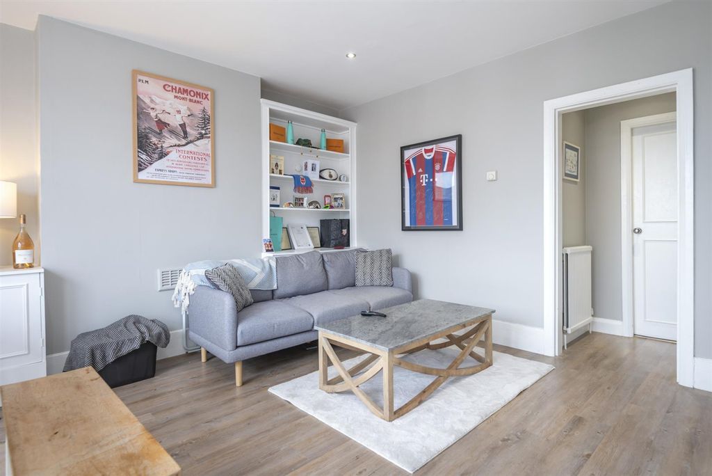 Property photo 2 of 14