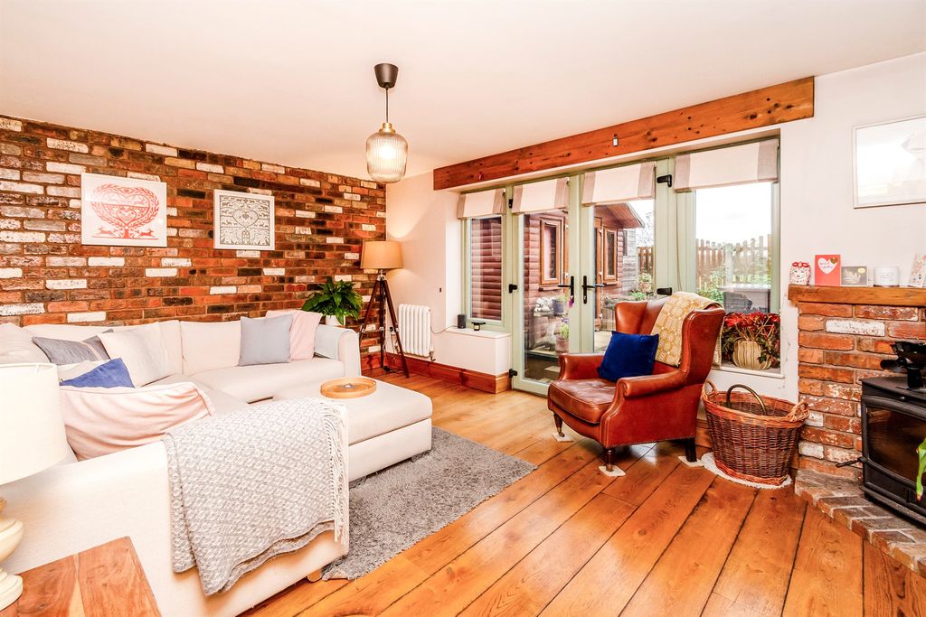 Property photo 3 of 16