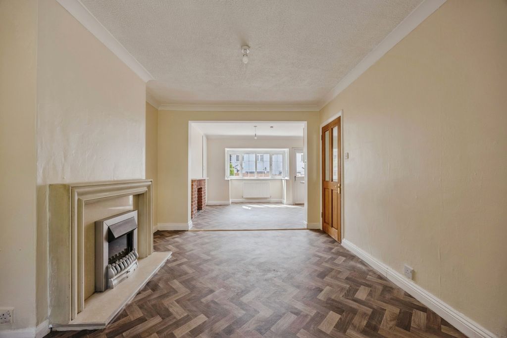 Property photo 3 of 12 Pbox-Img.Jpg