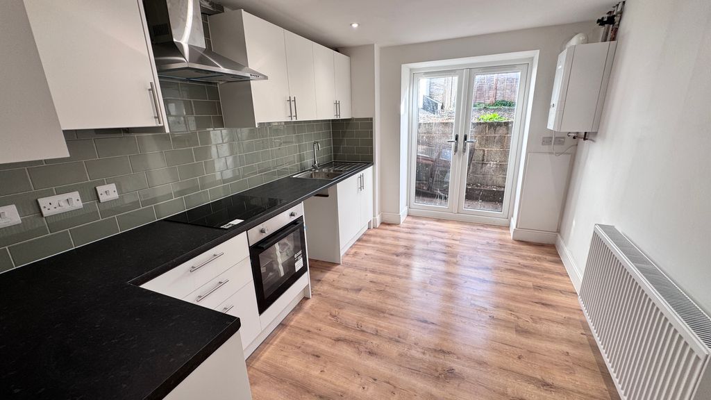 Property photo 2 of 10 Kitchen Diner