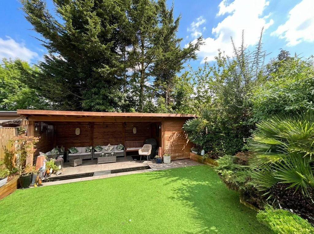 Property photo 2 of 26