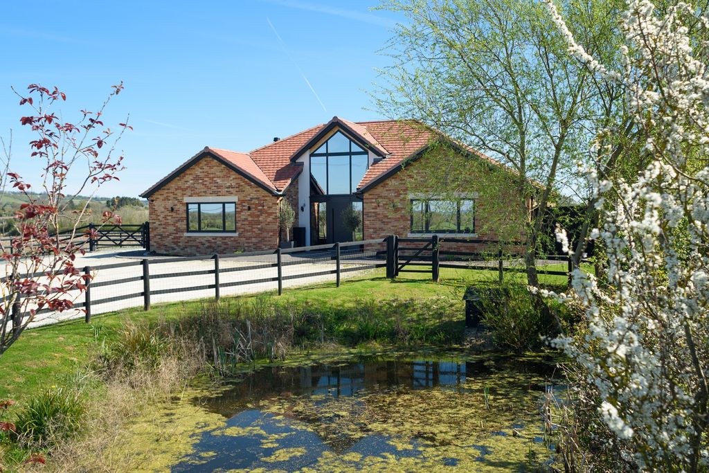 Property photo 1 of 35 5058891