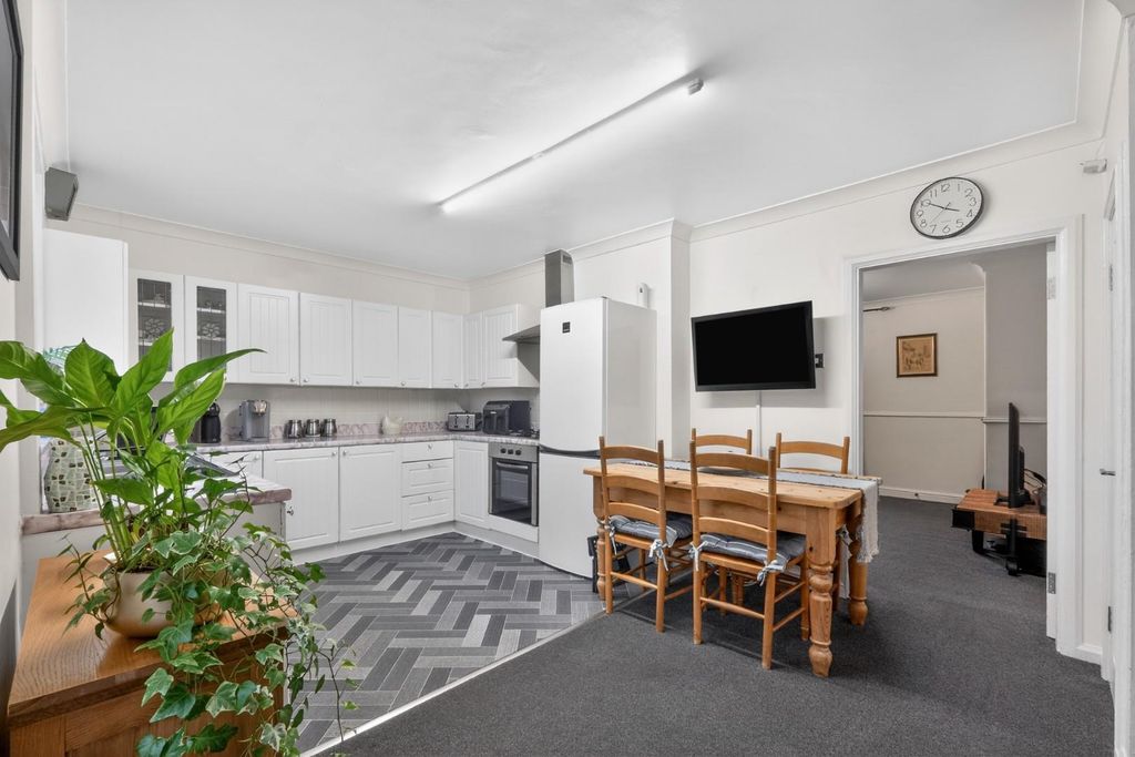 Property photo 2 of 16 Pnmb1120.Jpg