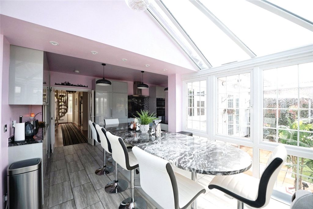 Property photo 3 of 34 Photo