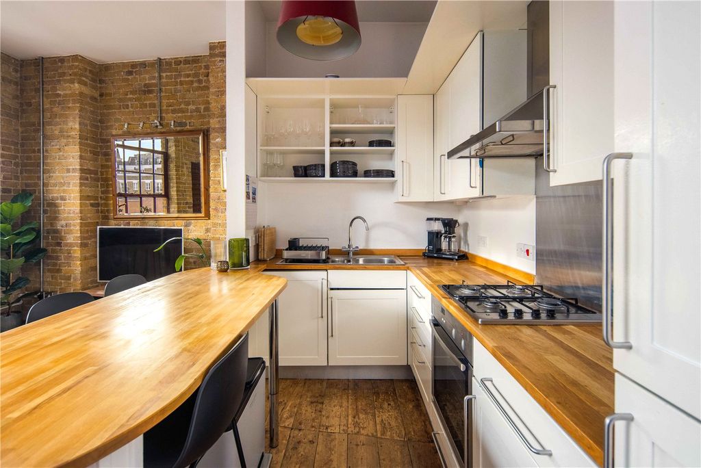 Property photo 3 of 16 Kitchen
