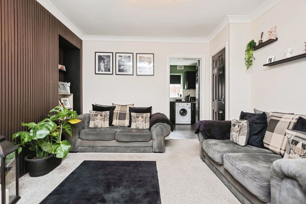 Property photo 3 of 17 Pbox-Img.Jpg