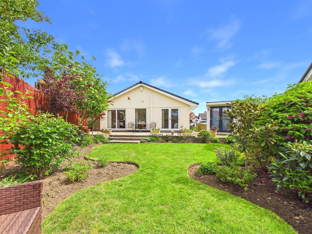 Property photo 3 of 32