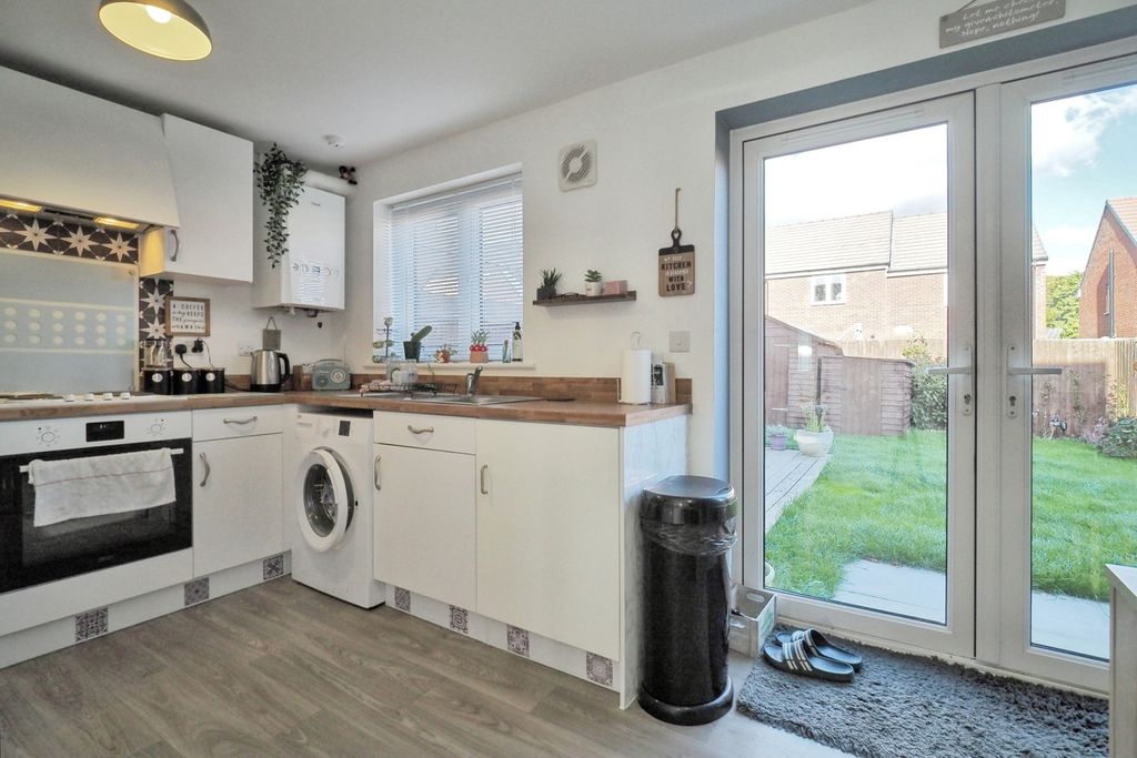 Property photo 3 of 17 Photo