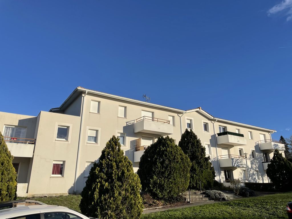 Property photo 1 of 6 For Sale In Blaye (33390) – 2-Bedroom Flat With Terrace And 2 Parking Spaces