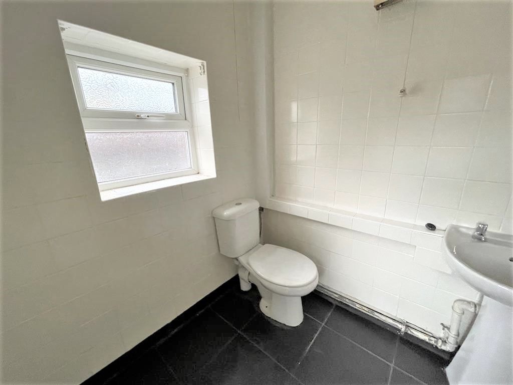 Property photo 2 of 8 Cloakroom/wc