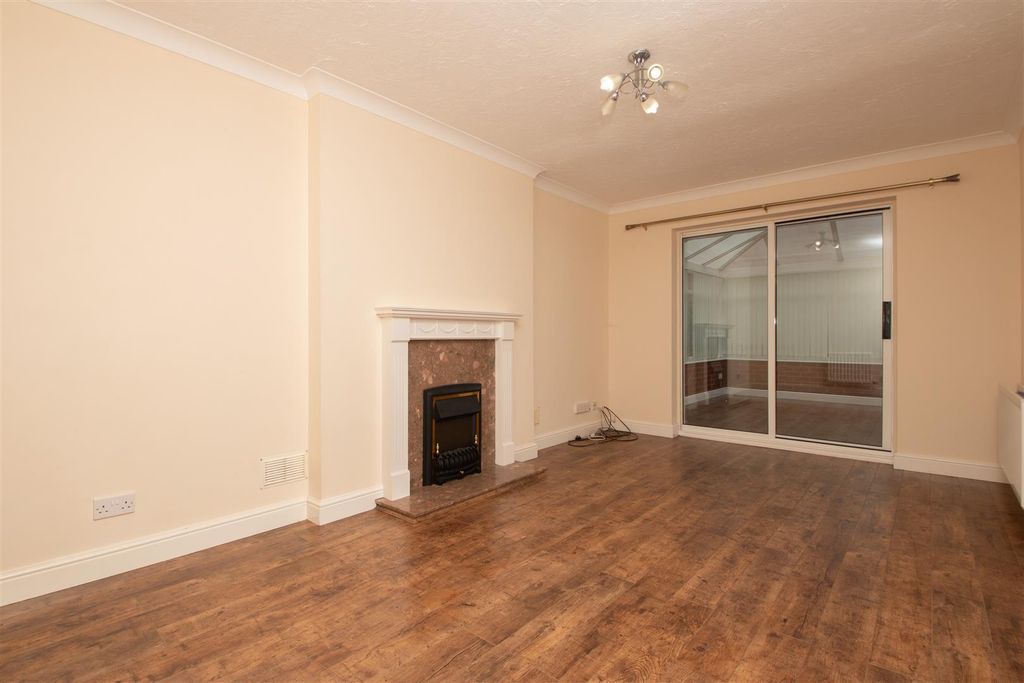 Property photo 3 of 27 2Curt_17.Jpg