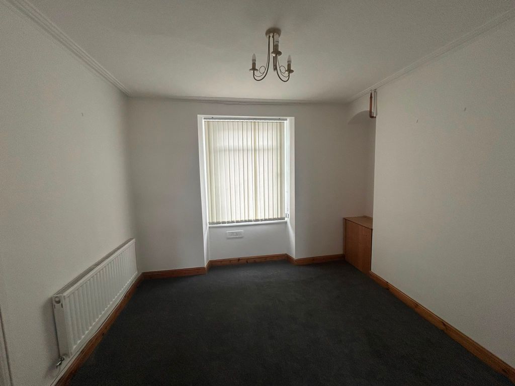 Property photo 3 of 11 Lounge