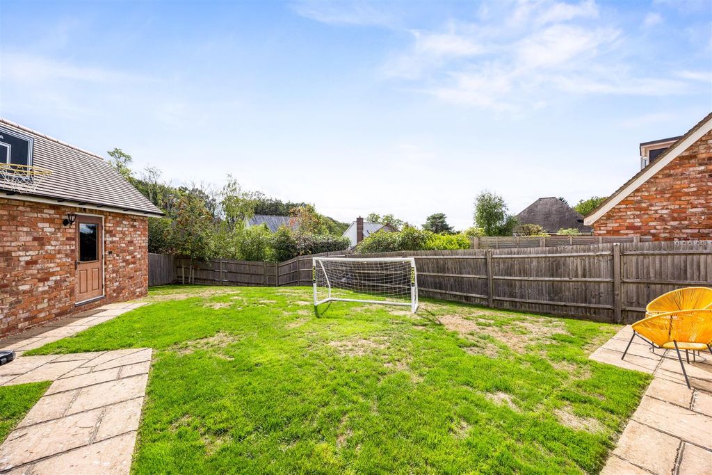 Property photo 3 of 19 Monks Meadow, 2-018.Jpg