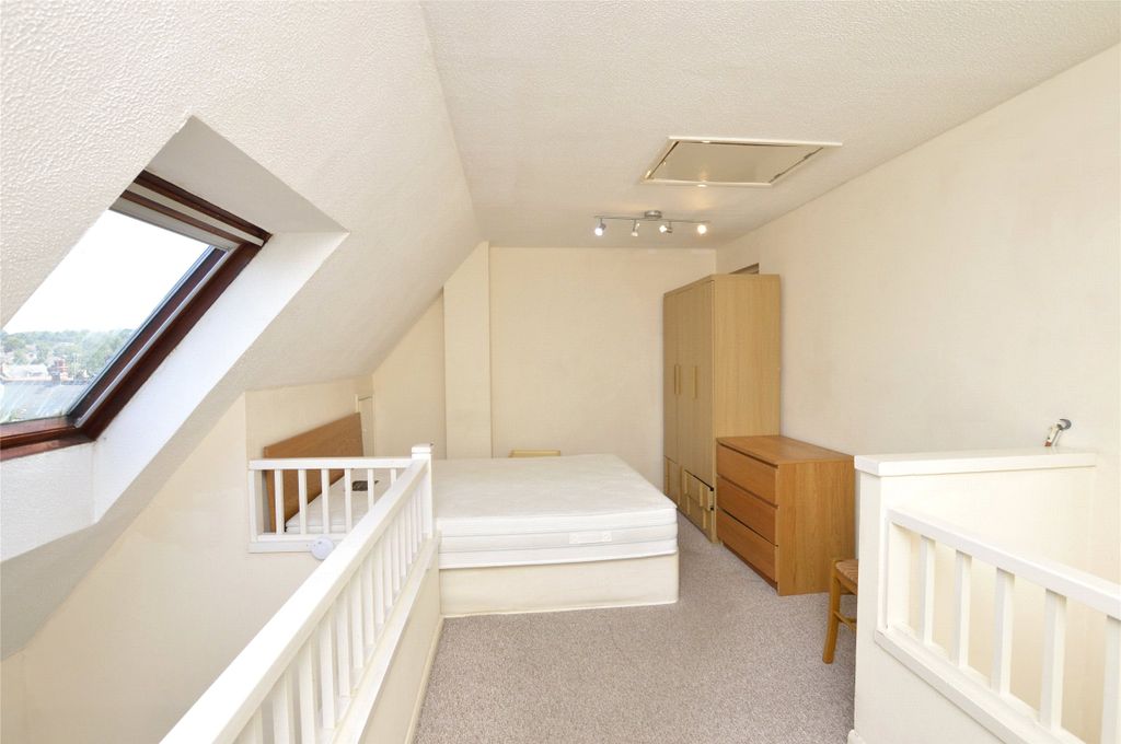 Property photo 2 of 8 Bedroom