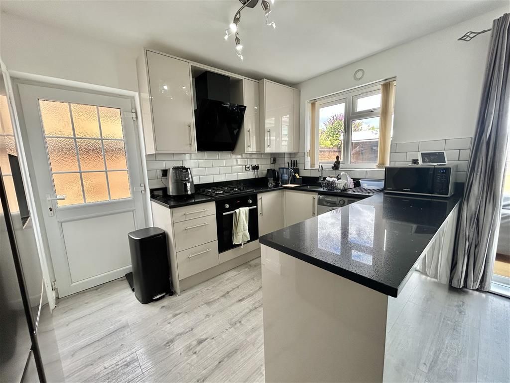 Property photo 3 of 18 Image