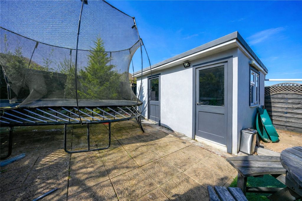 Property photo 3 of 10 Picture No. 18