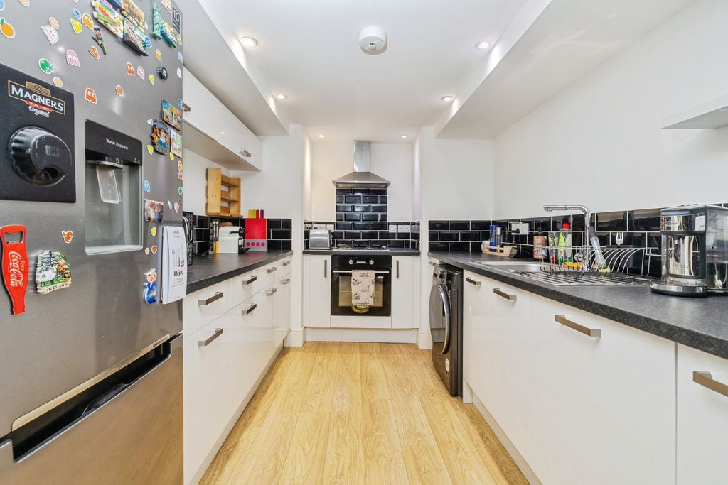 Property photo 3 of 12 Pbox-Img.Jpg