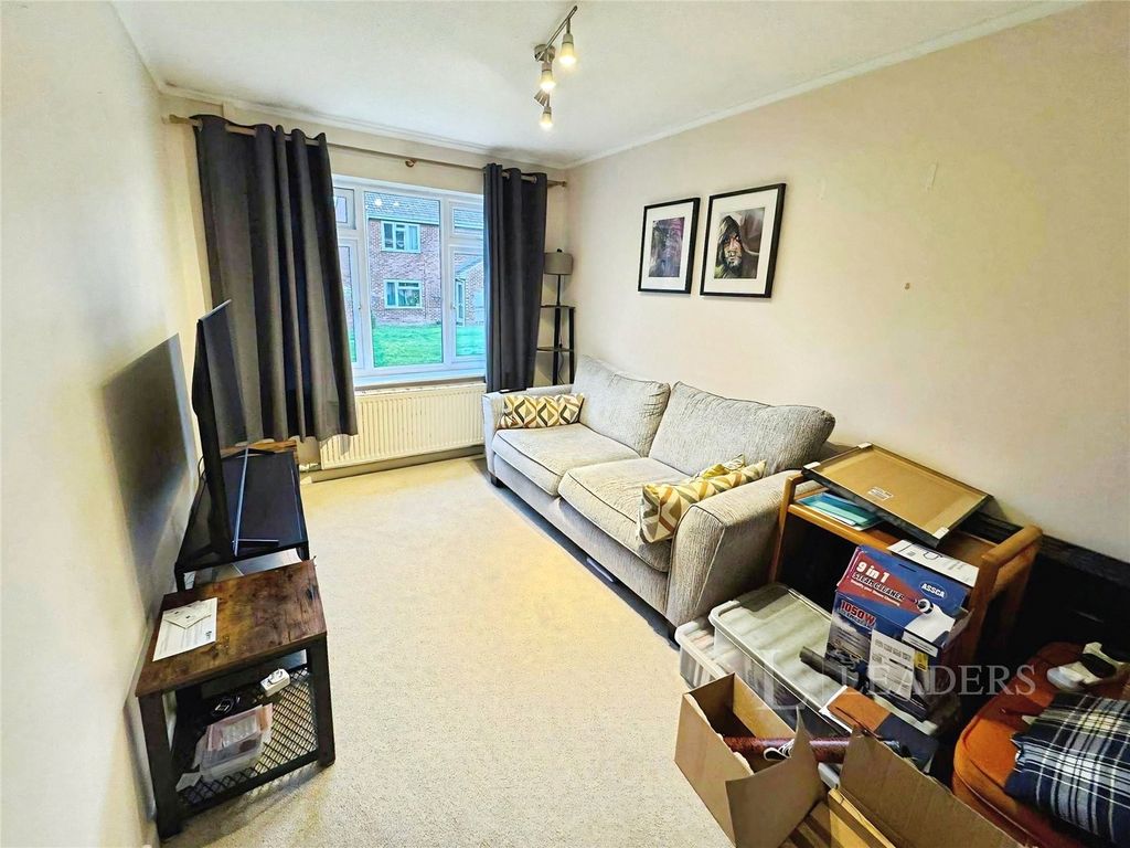 Property photo 2 of 6 Lounge