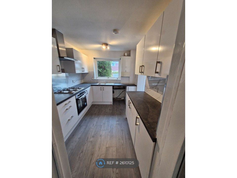 Property photo 2 of 17 Brand New Kitchen