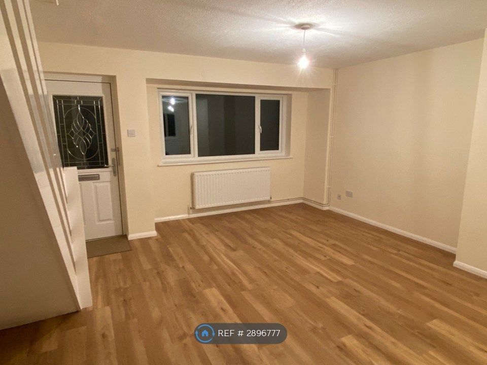 Property photo 3 of 35