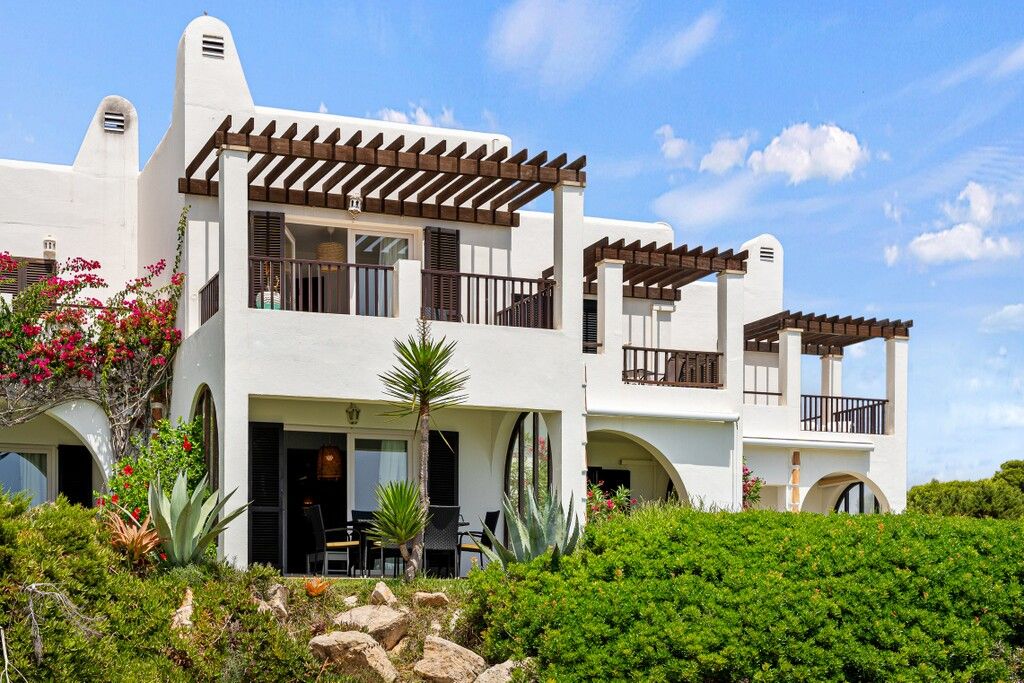 Property photo 2 of 18 Facade