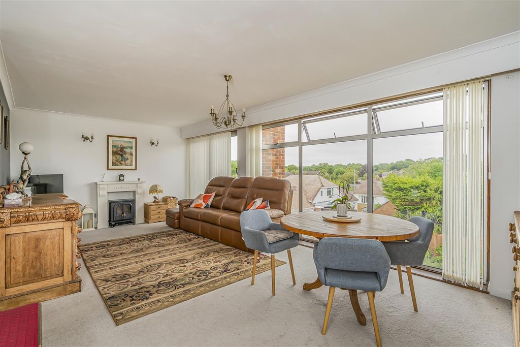 Property photo 2 of 11 Longmead Court, Langstone Road, Langstone-Porticom