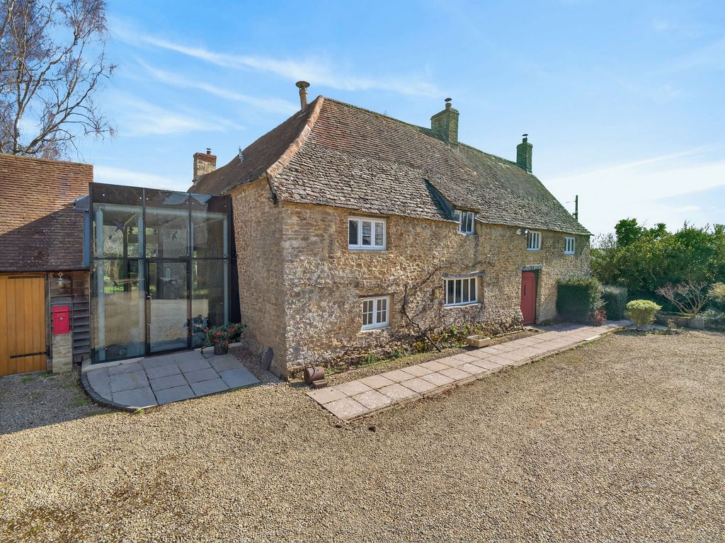 Property photo 2 of 30
